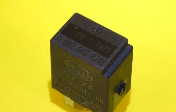 Mercedes-Benz C W204 Other relay A0025428319 4RA007813-08 4RA00781308