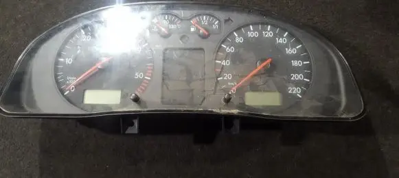 Volkswagen PASSAT B5 Speedometer (instrument cluster) 3b1919860c
