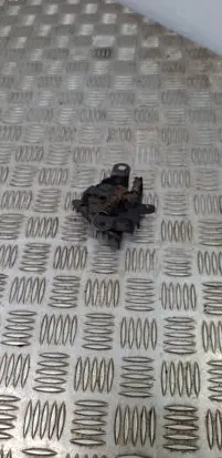 Engine bonnet/hood lock/catch