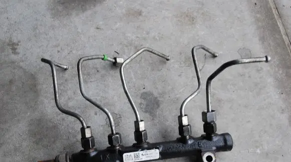 Ford Focus Fuel main line pipe 9804776780
