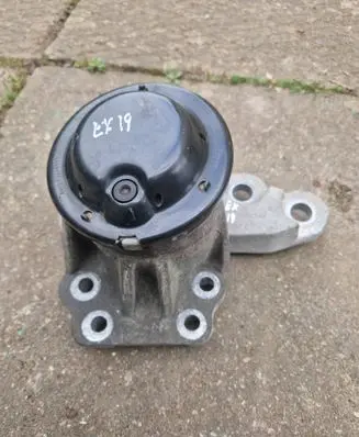 Ford Explorer V Engine mount bracket DB536F012BA