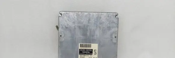 Toyota Avensis T250 Engine control unit/module 8966105690 MB1758006325