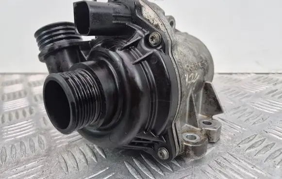 BMW 3 E90 E91 Water pump 7632426 11868015