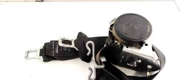 Middle seatbelt (rear)