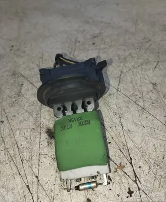 Smart ForFour I Heater blower motor/fan resistor R27KR74K 07705 2R15K