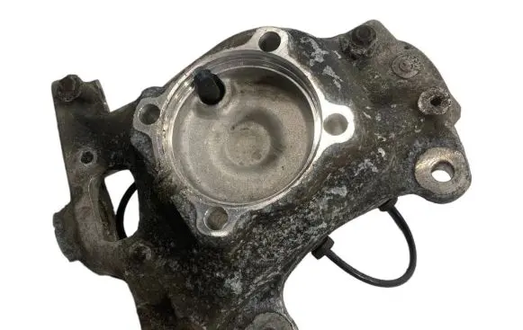BMW 5 E60 E61 Front wheel hub spindle knuckle 6760953