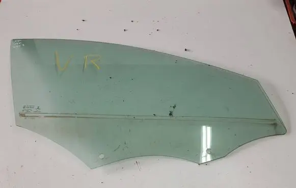 Volvo V40 Front door window glass four-door