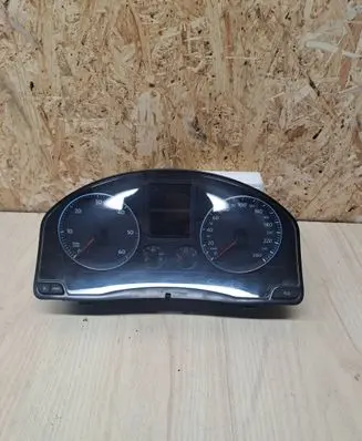 Volkswagen Golf Plus Speedometer (instrument cluster) 1K0920851P V0021000 VWZ7Z0E1973784