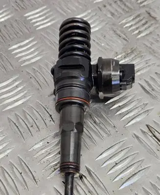 Audi A4 S4 B6 8E 8H Fuel injector 038130073AR
