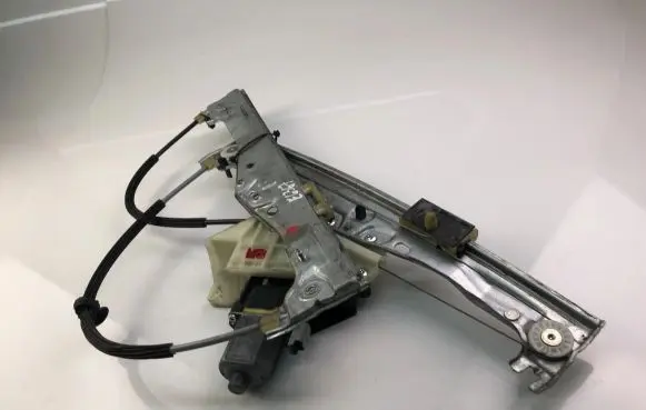 Citroen C4 Cactus Front door window regulator motor 9674252480