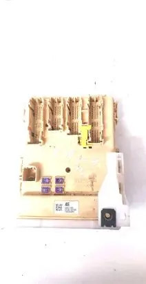 Toyota RAV 4 (XA40) Fuse module 8922142180