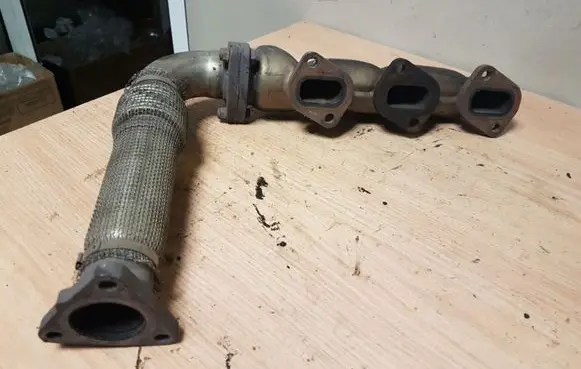 Audi A8 S8 D3 4E Exhaust manifold 059253033L