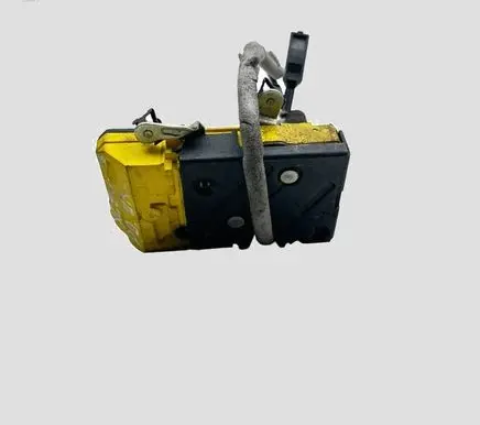 Volvo XC90 Front door lock 30699749