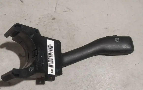 Volkswagen PASSAT B5.5 Wiper control stalk 4B0953503F