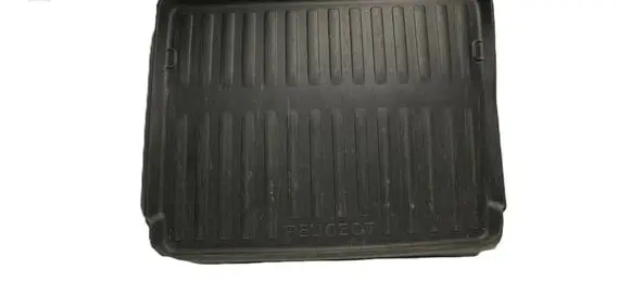 Trunk/boot mat liner