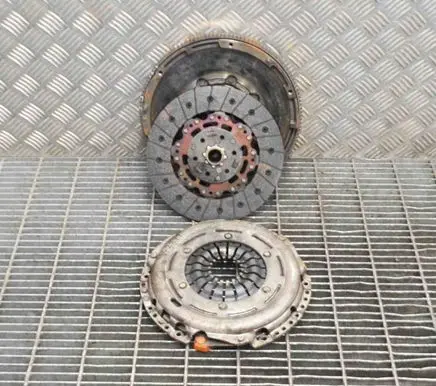 Volkswagen Golf VII Clutch set kit 06K141025A 04L141031A