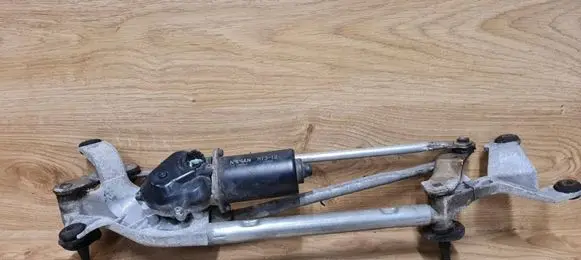 Nissan Primera Front wiper linkage and motor 28810AU310