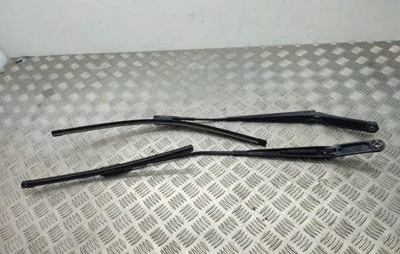 Skoda Octavia Mk3 (5E) Front wiper blade arm