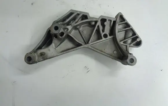 Volkswagen Eos Engine mounting bracket 06J139207P