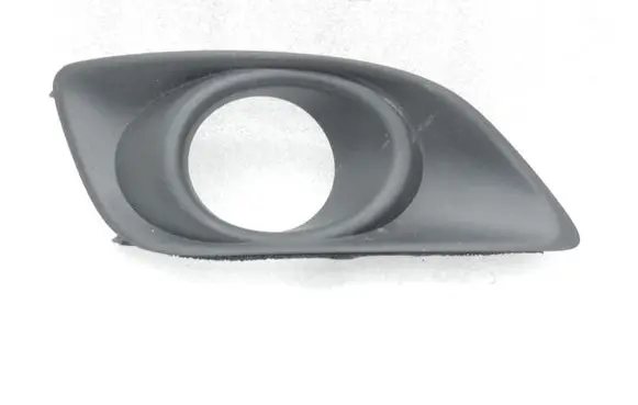 Toyota Avensis T250 Front fog light trim/grill