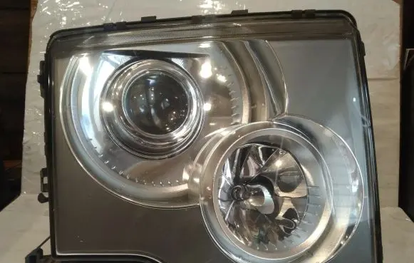 Land Rover Range Rover L322 Headlight/headlamp 0301185672