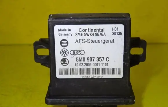 Volkswagen PASSAT B6 Light module LCM 5M0907357C 5WK49676A