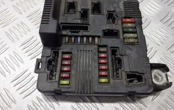 Renault Scenic II - Grand scenic II Fuse box set 8200306032A