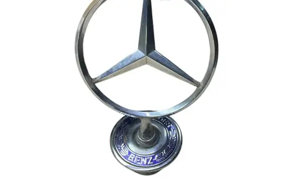 Mercedes-Benz C W202 Manufacturer badge logo/emblem A2108800186