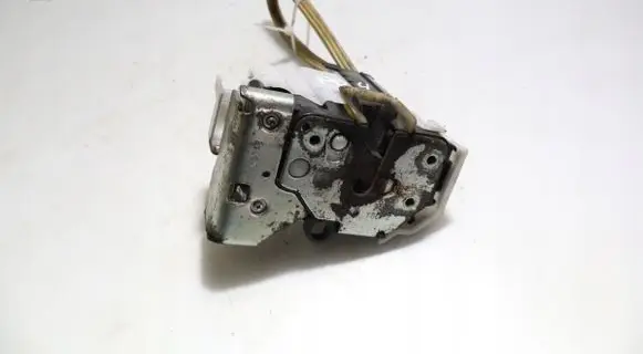 Opel Combo D Front door lock