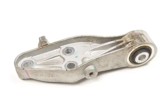 Volvo XC40 Engine mounting bracket