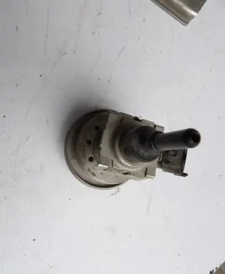 Renault Trafic III (X82) AdBlue injector 04440210452