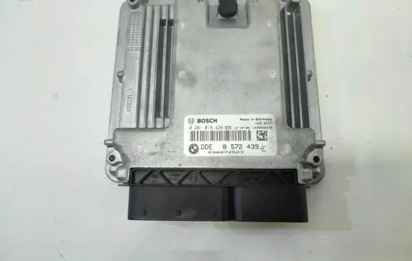 BMW 3 F30 F35 F31 Engine control unit/module ECU DDE8572439