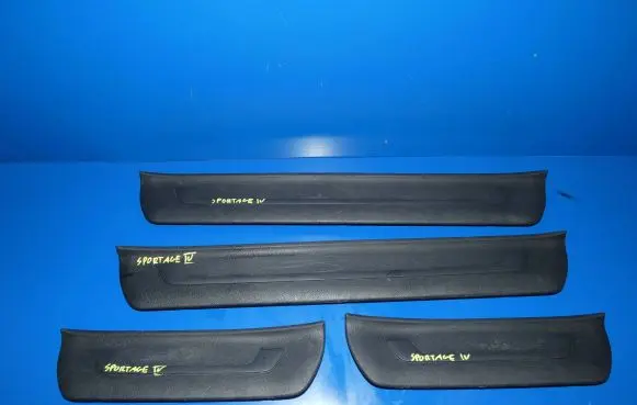 KIA Sportage Foot area side trim 