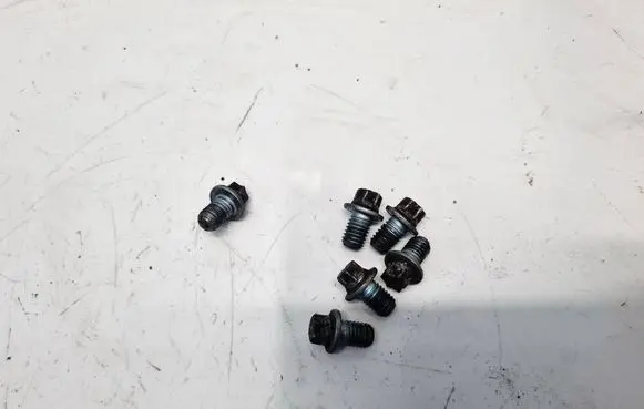 Mercedes-Benz B W245 Nuts/bolts 