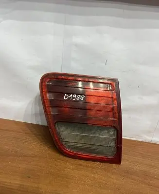 Mercedes-Benz E W210 Tailgate rear/tail lights A2108202364 D1988
