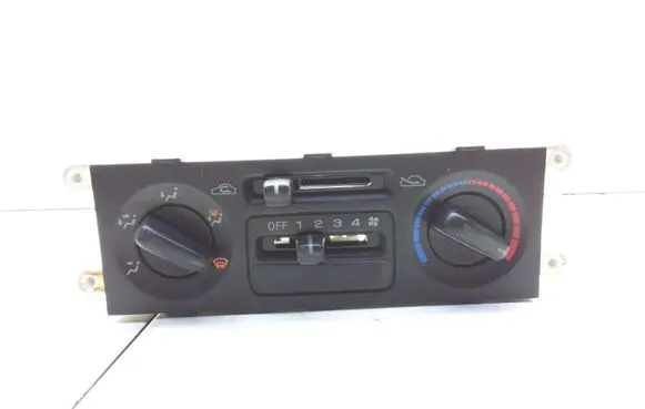 Subaru Impreza I Climate control unit