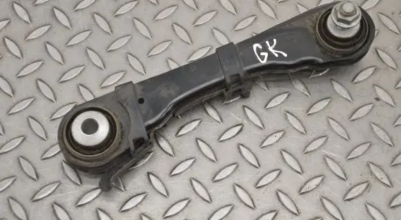 BMW 5 G30 G31 Rear upper control arm/wishbone 6867537
