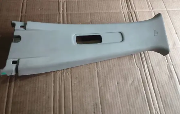 Nissan Pulsar (B) pillar trim (top)