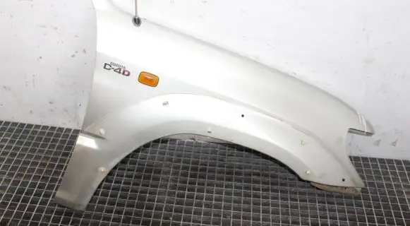 Toyota Land Cruiser (HDJ90) Fender