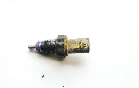 BMW i3 Air conditioning (A/C) pressure sensor 9305928