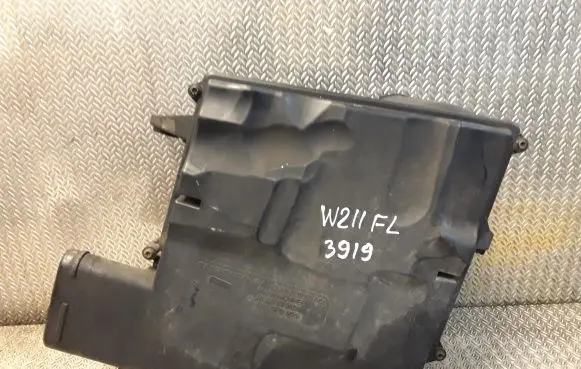 Mercedes-Benz E W211 Air filter box 6420940304 A6420940304