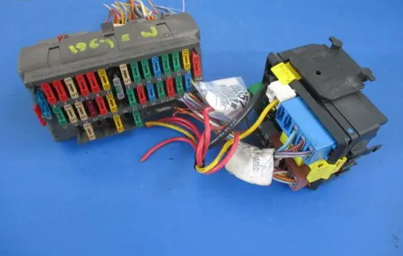Peugeot 406 Fuse box set 9459288180