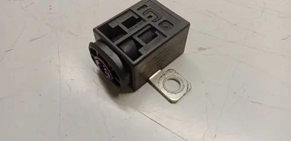 Volkswagen Touareg I Other relay 4F0915519
