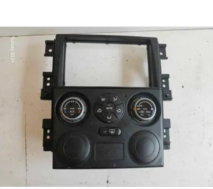 Suzuki Grand Vitara II Climate control unit 3951064J0 CJB502A001AG