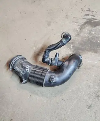 Skoda Rapid (NH) Turbo air intake inlet pipe/hose 6C0129654F 6C0129654E