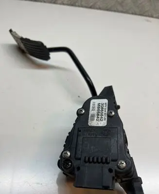 Mitsubishi Space Star Accelerator throttle pedal 30865642 M865642