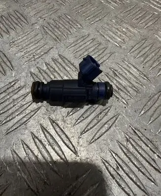 Hyundai i30 Fuel injector 9260930017