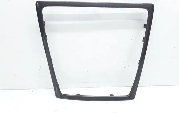 Volvo V70 Radio/GPS head unit trim 30672110