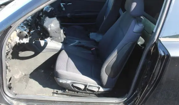 BMW 1 E81 E87 Rubber seal sliding door (on door) 7164947