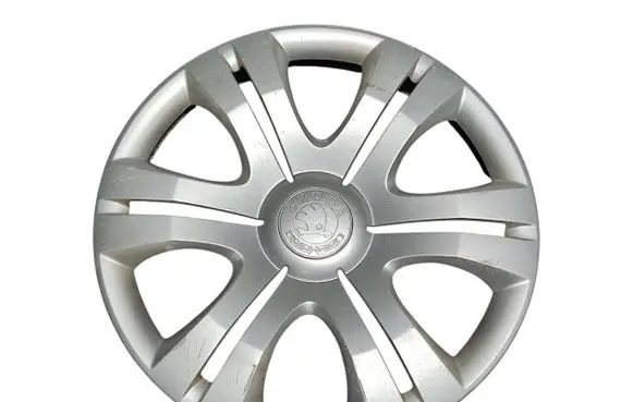 Skoda Fabia Mk2 (5J) R15 wheel hub/cap/trim 5J0601147H